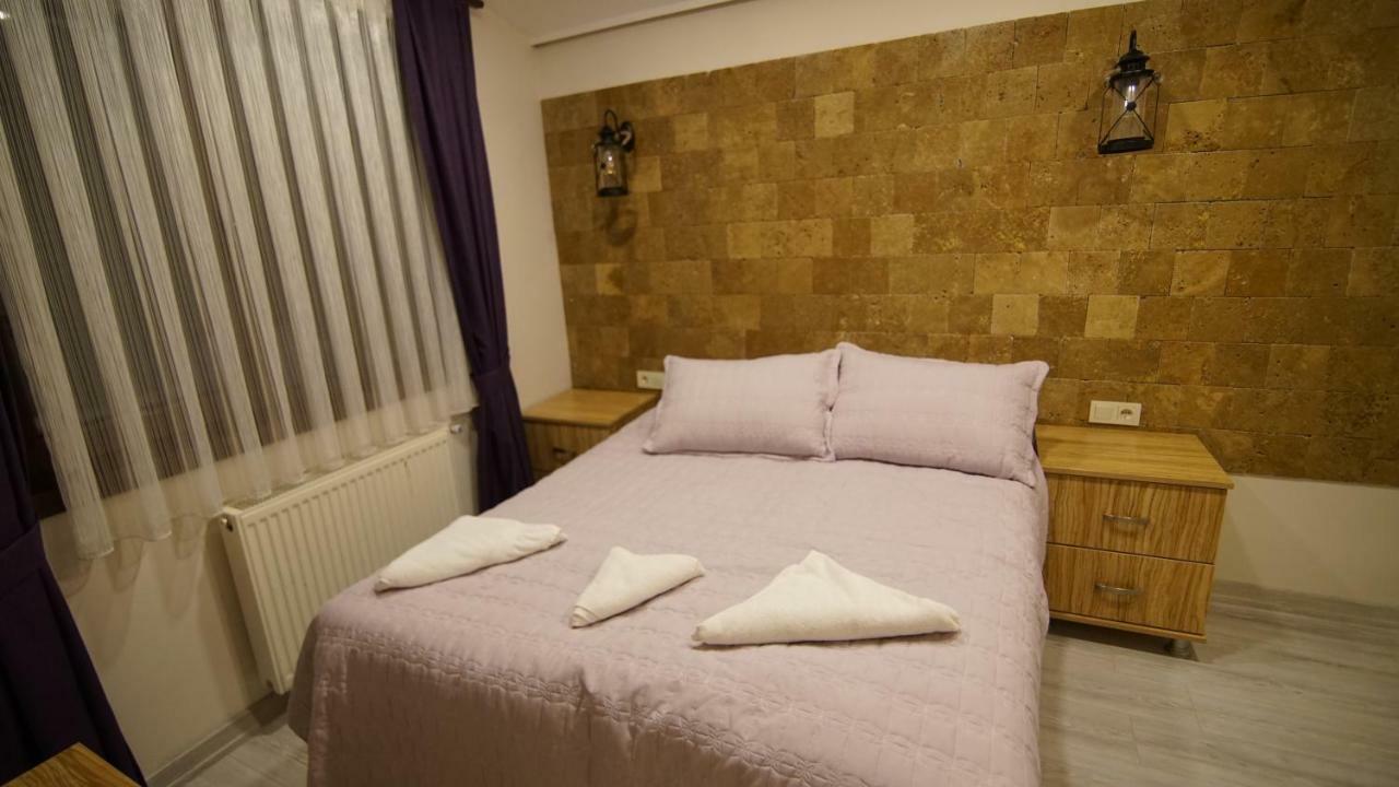 Castle Nolana Hotel Geredeli Ngoại thất bức ảnh