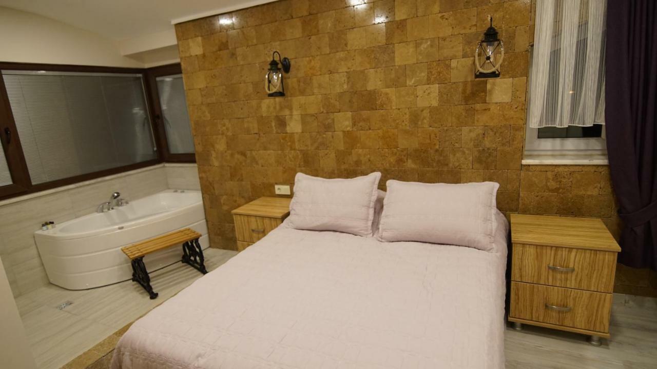 Castle Nolana Hotel Geredeli Ngoại thất bức ảnh